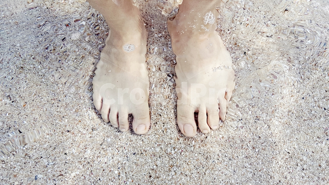 맑음,해변,바다,물,투명,발,신체,감성,모래,beach,sea,foot,여름,발담굼,사람,인물,인간,human,person,신체일부,몸,body