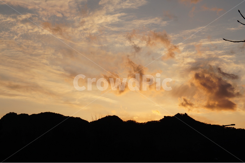 노을,저녁,석양,구름,맑음,붉음,자연,풍경,nature,landscape,실루엣,그림자,silhouette,shadow,outdoors,옥외,sky,하늘,cloud