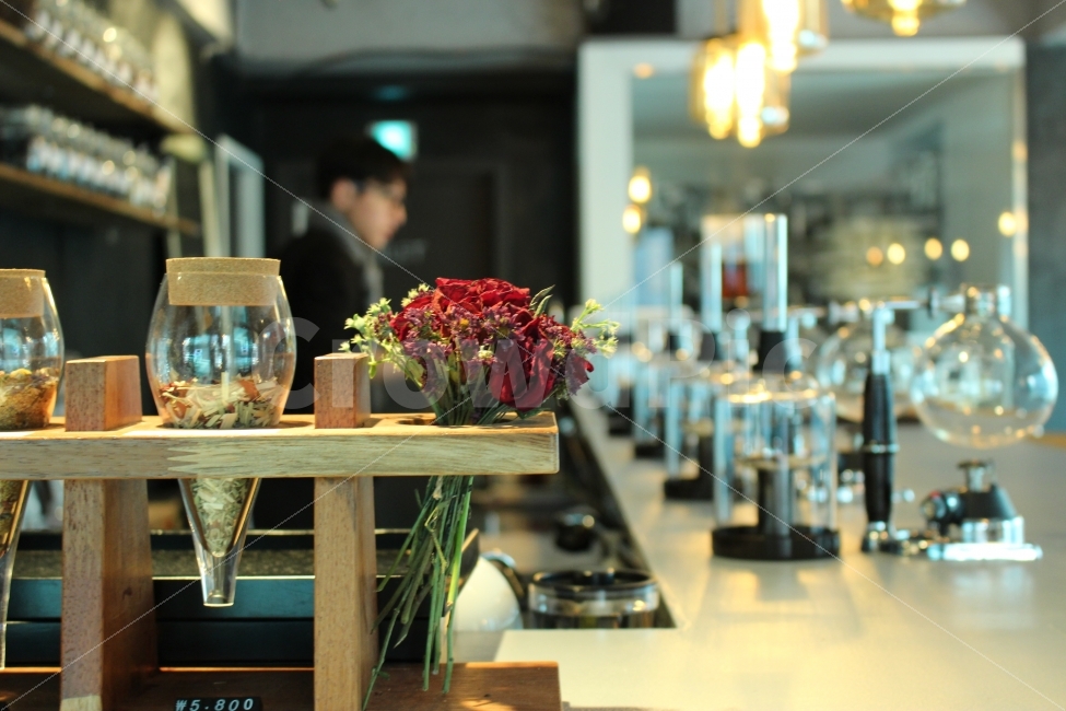 커피,카페,스페셜티,우드,원목,인테리어,맛집,coffee,cafe,specialty,티,홍차,사이폰,꽃,바리스타,사람,인테리어,실내디자인,interior design,커피,카페,coffee,cafe