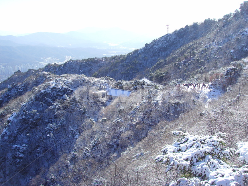 관악산,설경,겨울,산,풍경,겨울,계절,winter,season,자연,풍경,nature,landscape,한국자연풍경,한국자연경관,korea nature landscape,outdoors,옥외,slope,경사