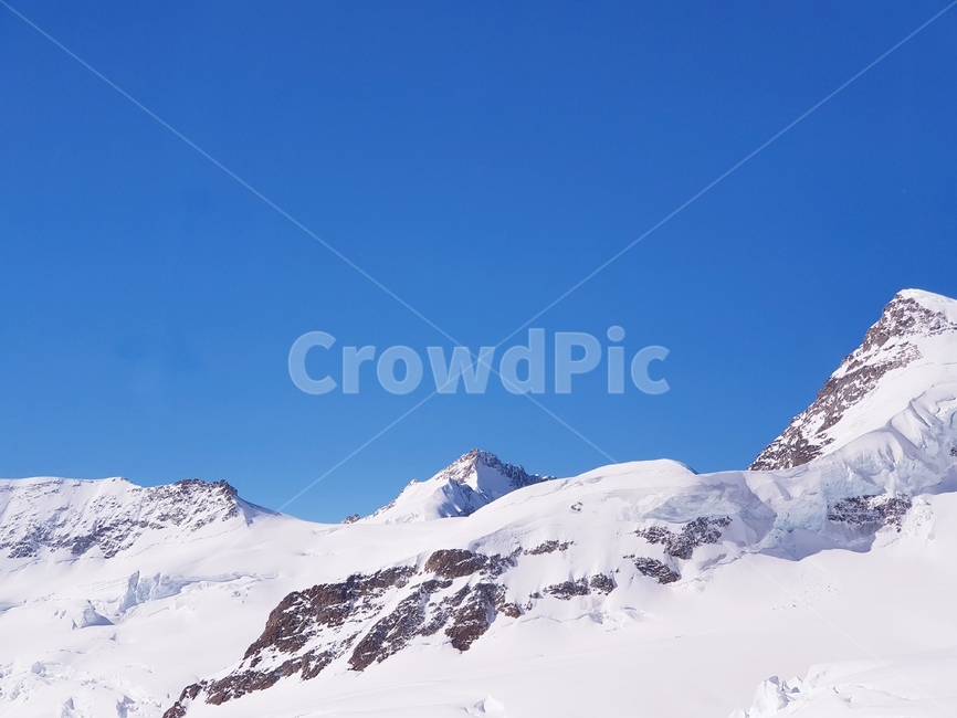 알프스산맥,융프라우,스위스,설산,눈산,자연,snowmountain,jungfrau,alpsmountains,겨울,계절,winter,season,자연,풍경,nature,landscape,해외,외국,세계,foreign,oversea,world,세계자연풍경,해외자연풍경,외국자연풍경,world nature landscape,outdoors,옥외,mountain,산,mountain range,산맥,ice,빙,peak,피크
