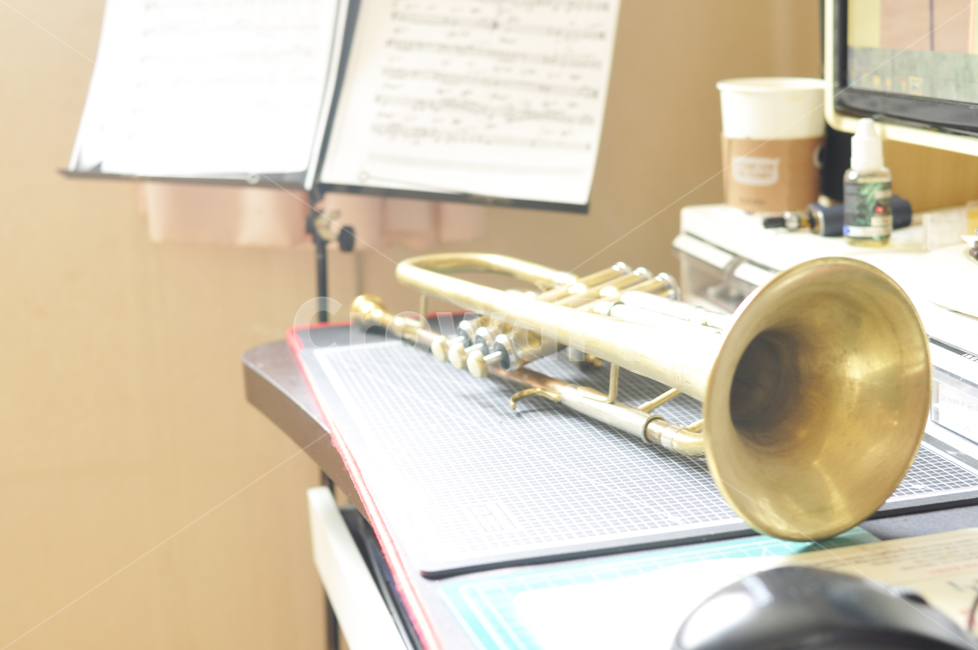 트럼펫,악기,나팔,감성,음악,정물,소품,악기,음향기기,musical instrument,musical equipment