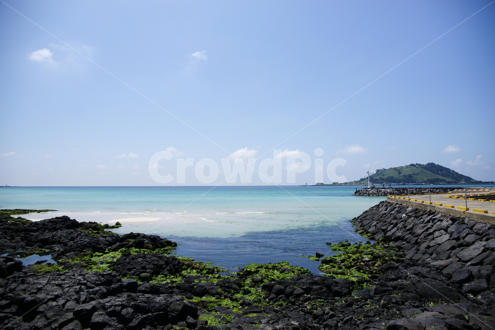 제주,제주도,협재,협재해수욕장,바위,돌,현무암,하늘,바다,구름,파랑,여름,맑음,맑은날,해변,바다,beach,sea