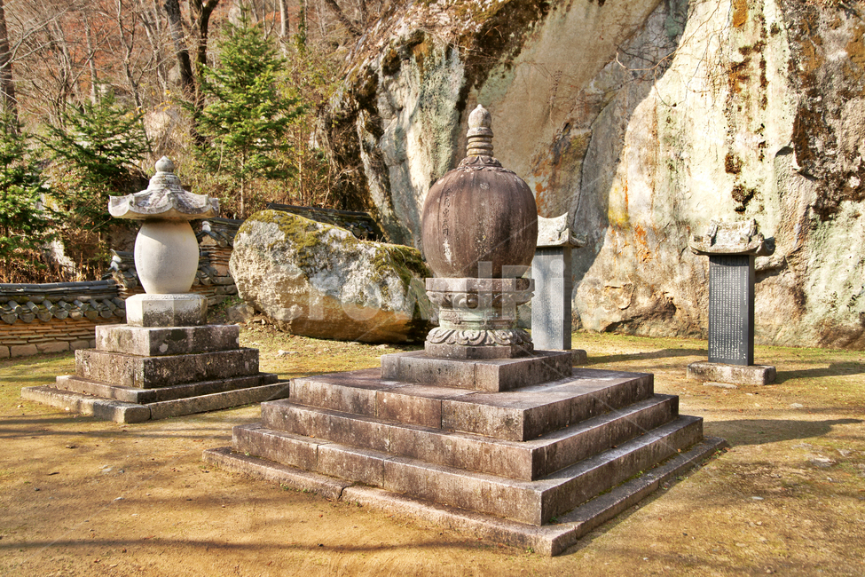 금오당태용지탑,승탑,부도,고승,법주사,속리산,조각상,동상,석상,조형물,statue,bronze statue,stone statue,종교,신앙,religion,belief,faith