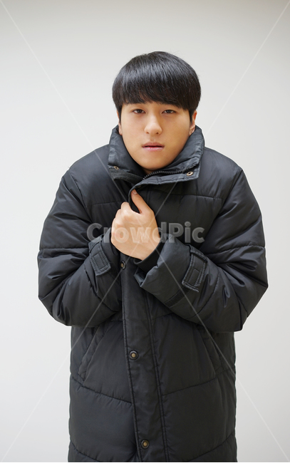 추위,강추위,한파,겨울,패딩,남성,남자,winter,롱패딩,몸살,감기,겨울,계절,winter,season,사람,인물,인간,human,person,남성,남자,man,male,건강,헬스웨어,헬스케어,healthware,health care