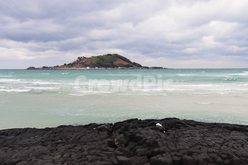 제주,하늘,제주도,바다,제주도바다,제주서귀포시,jejuisland,서귀포시,서귀포바다,풍경,서귀포풍경,제주도풍경,nature,제주풍경,수평선,자연,땅,landscape,한국자연풍경,jeju,koreanature,한국자연경관,제주도마을,마을풍경,바닷가,제주바다,오션뷰,시티,scenery,city,urban,road,town,옥외,해안선,shoreline,ocean,water,물,sea,돌,산,mountain,land,outdoors,제주도,jeju,jeju island