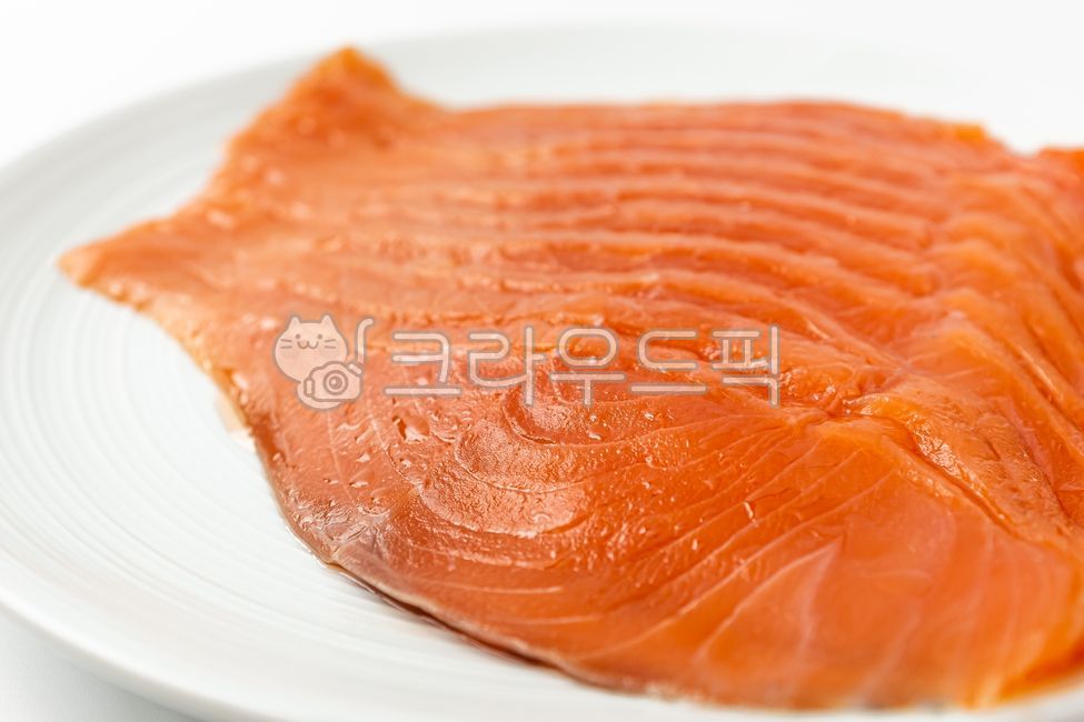 훈제연어,연어,훈제,훈제음식,해산물,슬라이스,슬라이스훈제연어,생선,음식,식사,식품,식료품,재료,식재료,음식재료,클로즈업,향이좋은,부드러운,음식,식재료,요리,food,cook,meal,dishes,food reserves