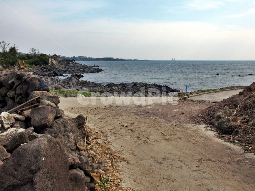 월평마을,올레8코스,올레길,제주,서귀포,바다,도로,돌담,자연,풍경,nature,landscape,제주도,jeju,jeju island,ground,바닥,dirt road,흙길,road,gravel,자갈,promontory,곶
