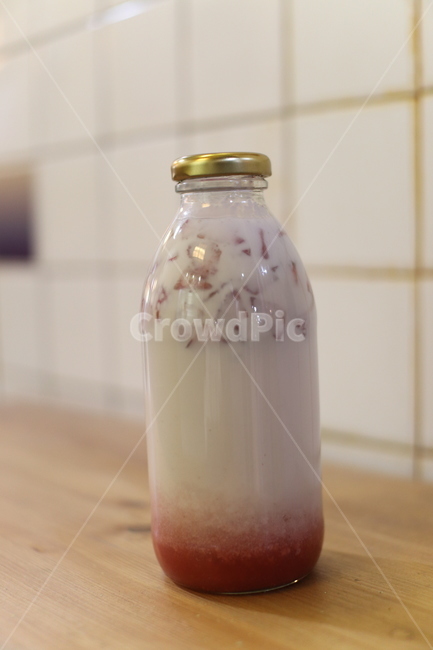 딸기,딸기우유,딸기라떼,생딸기라떼,스트로베리