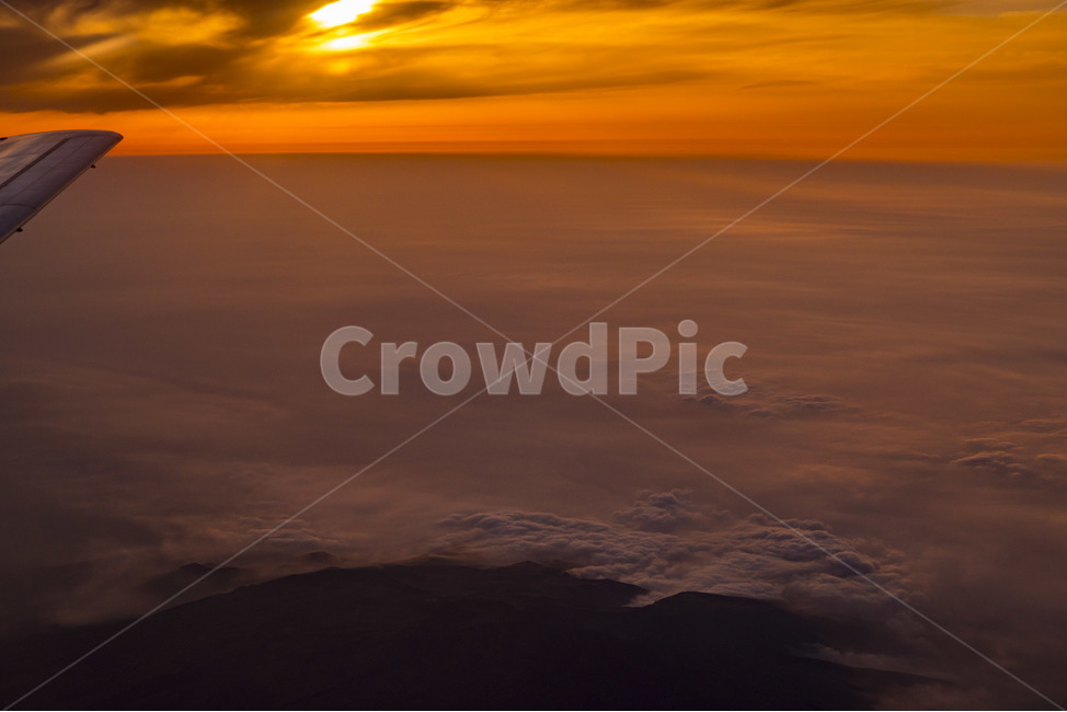 항공사진,제주,제주도,한라산,일몰,운해,구름,하늘,노을,역광,달,airplane,cloudsea,halla,mountain,jeju,jejuisland,sunset,sky,여행,휴가,traveling,vacation,trip,교통,교통수단,traffic,transportation,nature,자연,outdoors,옥외,sunlight,햇빛