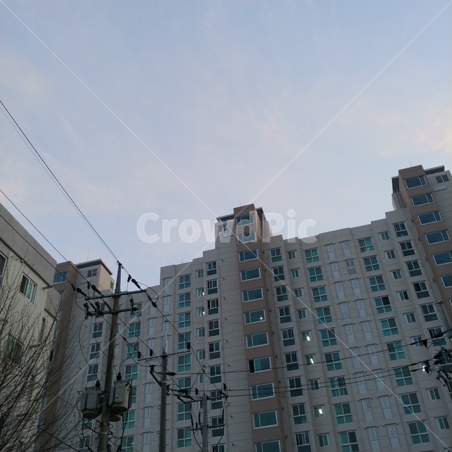 건물,하늘,아파트,낮,어두운