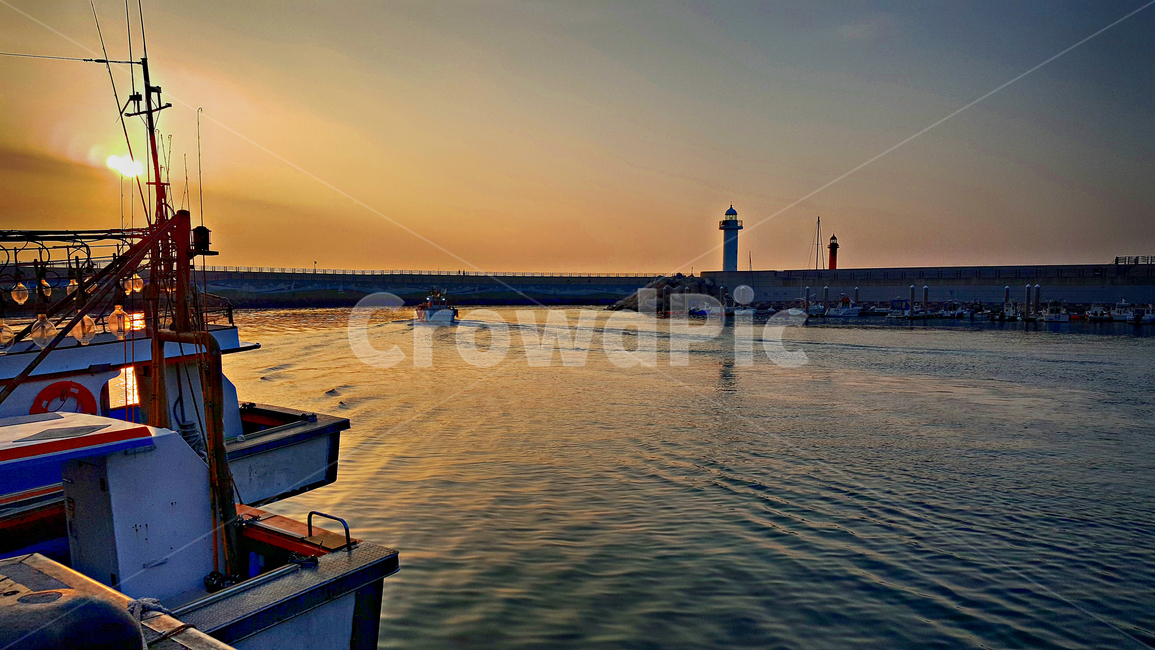 한국,제주,도두항,항구,등대,석양,노을,선박,배,water,물,waterfront,워터프론트,port,포트,어업,fishery,fishing industry