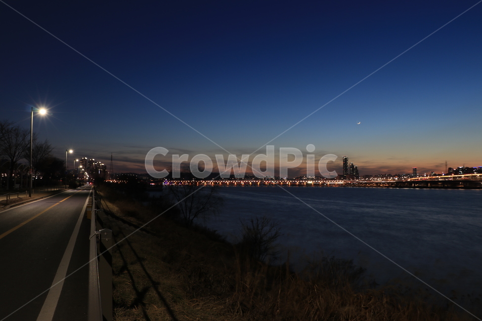 달,초승달,야경,낙조,일몰,한강,sunset,moon,hangang,야경,밤,풍경,nightscape,night,landscape,도시,city,한국도시풍경,한국도시경관,korea cityscape,nature,자연