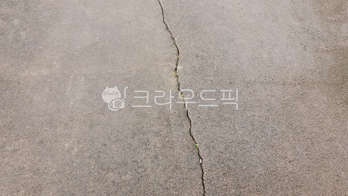 concrete,rough,tar,texture,line,asphalt,road surface,cracked,gold,crack,split,road,road name,bumpy,group