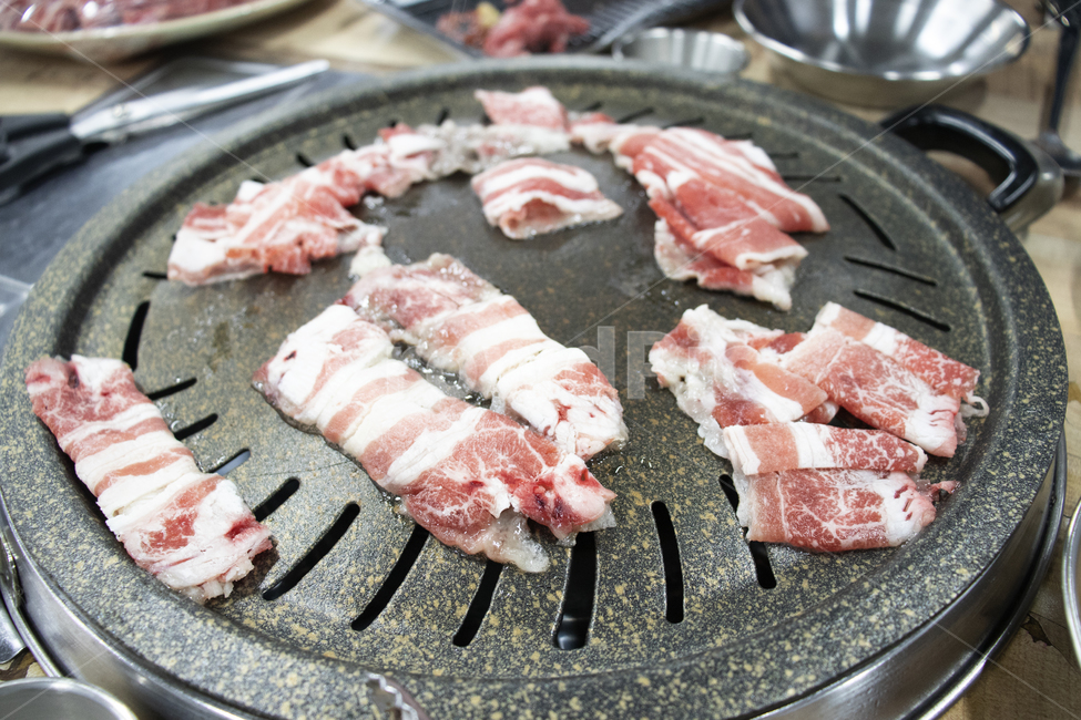 소고기,한식,음식,beef,식재료,불판,그릴,요리,cook,meal,food,dishes,차돌박이,식사,먹거리,날고기,날것,빨강,고기,술안주,육류,meat,한우,안주,음식,식재료,요리,food,cook,meal,dishes,food reserves,육류,고기,meat