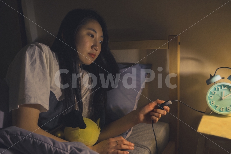 연출,감성사진,밤,휴식,잠,사람,인물,인간,human,person,여성,여자,woman,female,lady,감성,sensible,feeling,연출,컨셉,콘셉,direction,concept