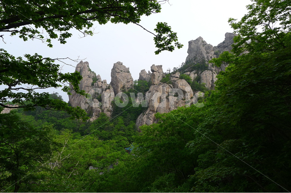 설악산,봉정암,기암괴석,신록,용아장성,한국자연풍경,한국자연경관,korea nature landscape
