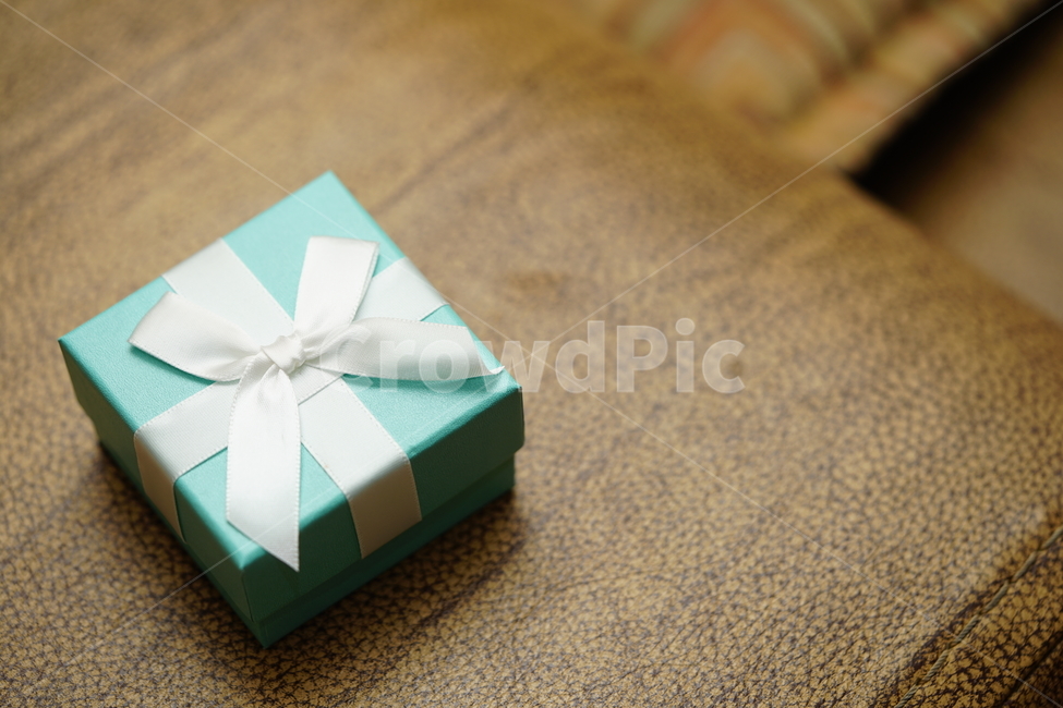 선물,박스,상자,마음,리본,감사,기념일,box,ribbon,네모,선물상자,기념일,축하,anniversary,congratulation,celebrate,celebration,사물,물건,오브젝트,thing,object,matter