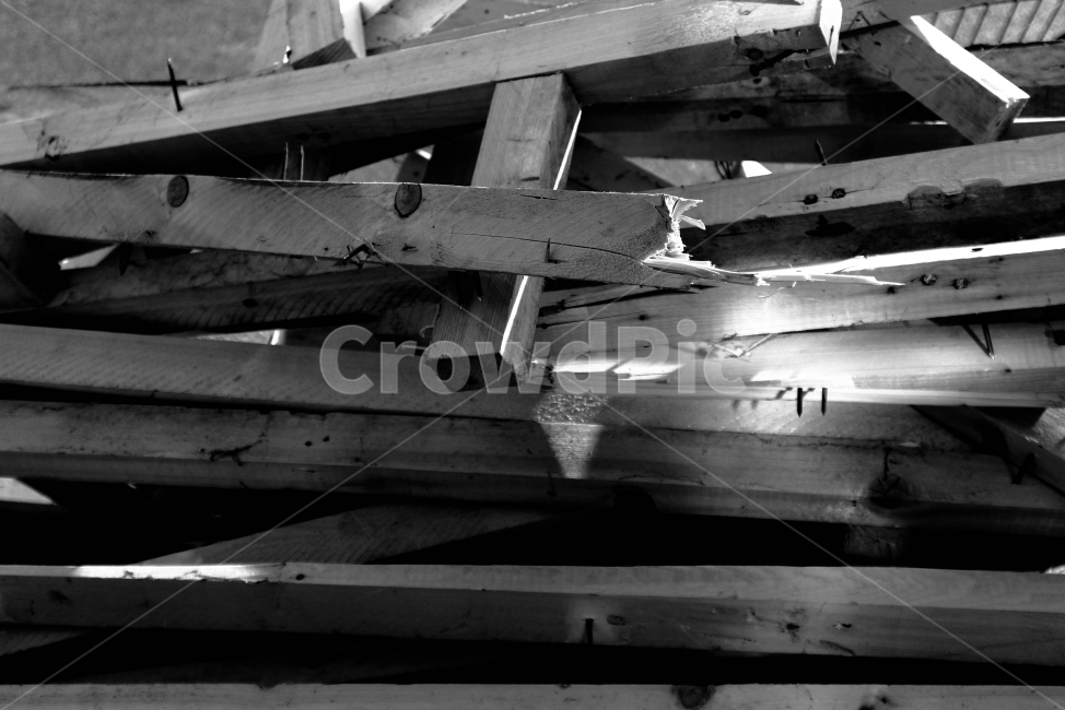 목재,나무,버려진,길가,wood,abandoned,흑백,흑백사진,blackandwhite,blackandwhitephoto,공사장,공사,길,목각,흑백,모노톤,monochrome,black and white