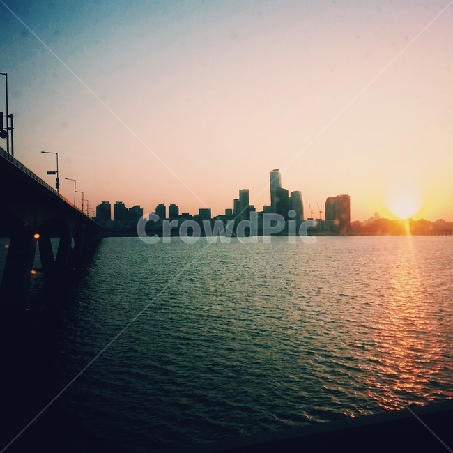 nature,자연,outdoors,water,물,한강,대교,서울,seoul,석양,노을,저녁,퇴근길,afternoon,일몰,river,bridge,고독,쓸쓸함,도시,city,lonely,필름사진,sky,건물,다리