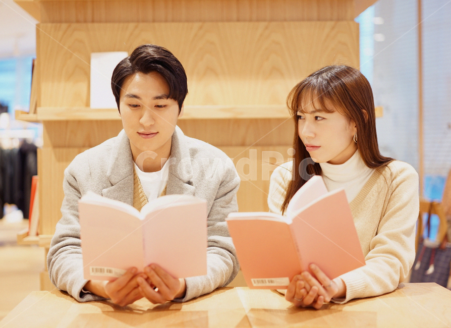 연인,커플,사랑,연애,couple,남녀,독서,책,book,사람,인물,인간,human,person,연인,커플,사랑,lover,couple