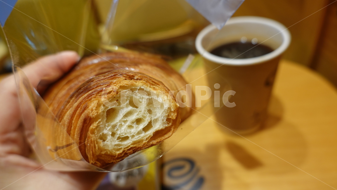 빵,크로와상,bread,커피,아메리카노,컵,food