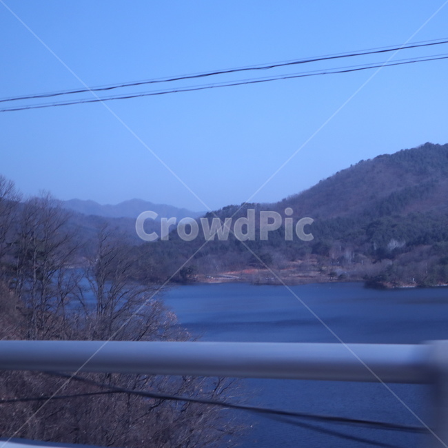 도로,산,강,물,자연,하늘,숲,나무,전기줄