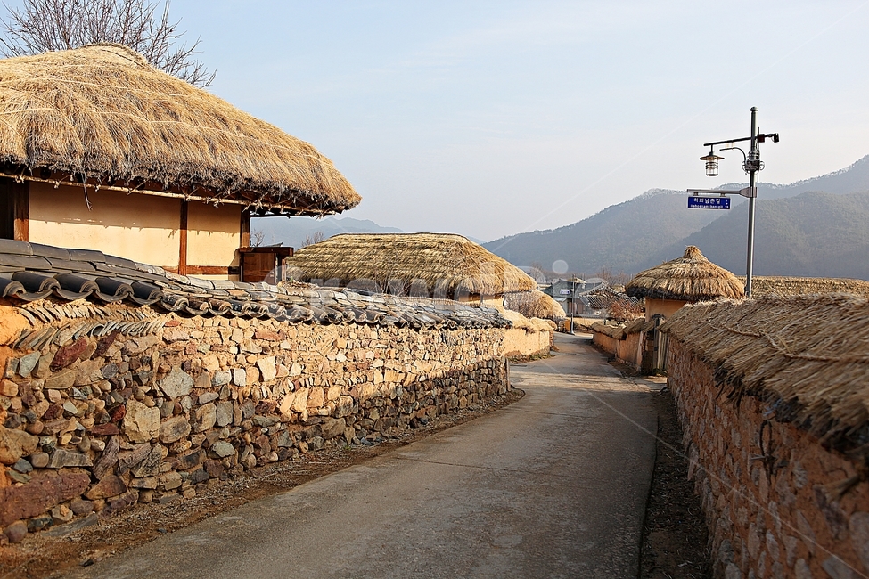 하회마을,초가집,초가,전통집,집,민속집,건물,자연,겨울,풍경,안동,한국전통,한국문화,korean traditional,korean culture