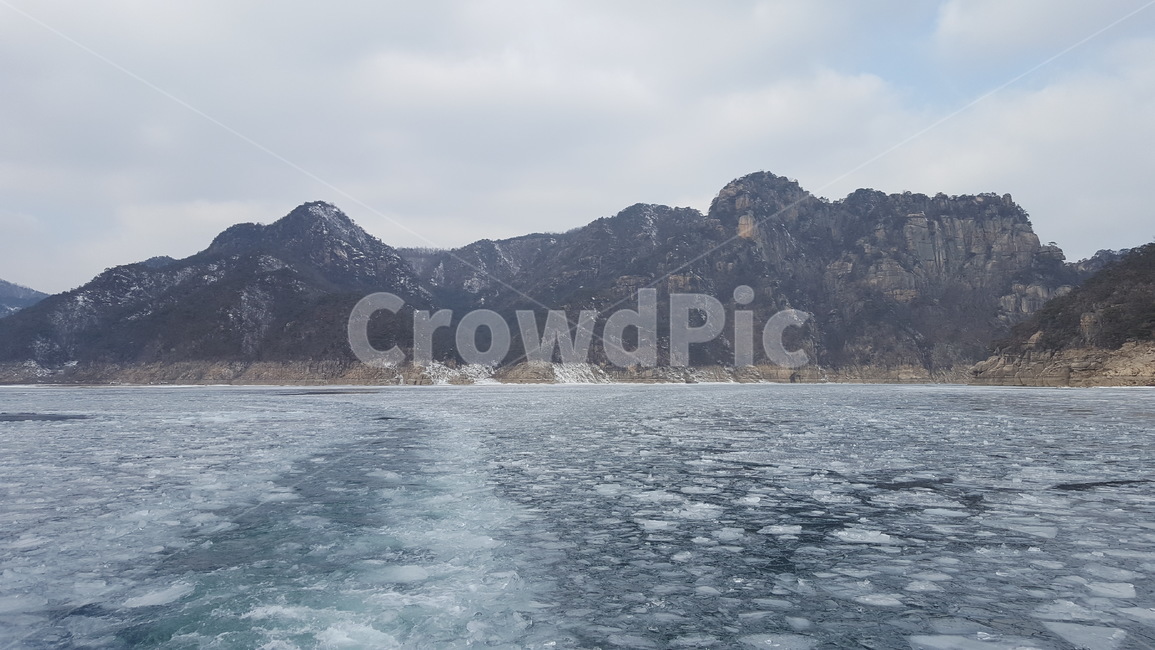 충주호,겨울충주호,얼음호수,단양팔경,눈내린충주호
