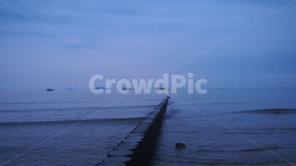 직선,바닷가,바다,다리,외나무,해안선,배,썰물,분위기,blue,sea,ship,파도,안면도,섬,어업,어부,외로움,쓸쓸함,해안가,자연,풍경,nature,landscape,water,물,waterfront,워터 프론트