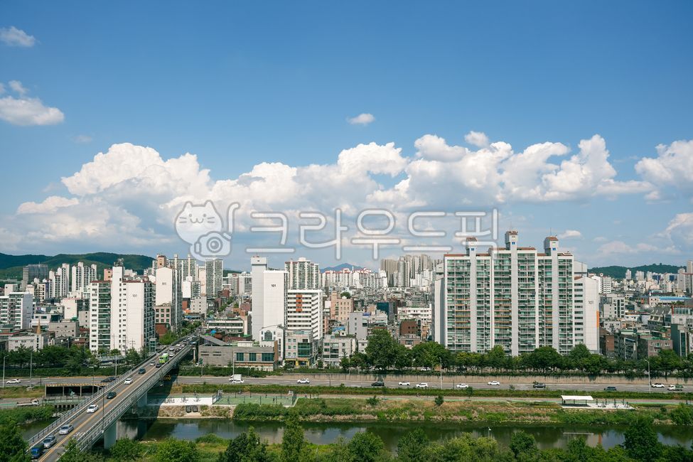 Nowongu,urban,nature,Jungnangcheon Stream,Seoul scenery,summer sky