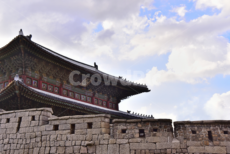 castle,Historic sites,clouds,building,traditional culture,cloud,rampart,Cultural Heritage,Dong Dae Moon,tile roof,architecture,sky,citywall,history,korean,seoul,fortress,traditional,Treasure No 1,ruins,background,Dancheong,Heunginjimun,Korean tradition