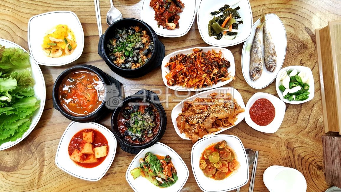 쌈밥,쌈밥정식,한식,우렁강된장,우렁쌈밥,한정식,조기,된장찌개,찌개,meal,food,음식,dinner,공식만찬,supper,저녁식사,dish,요리,lunch,점심,platter,플래터