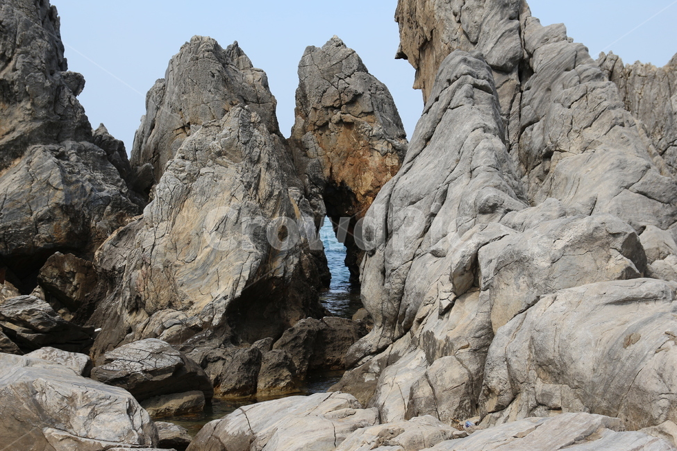 바위,하늘,바다,추상,돌,동해,강릉,촛대바위,해변,추암,나무,자연,풍경,nature,landscape,cliff,낭떠러지,outdoors,옥외,promontory,곶