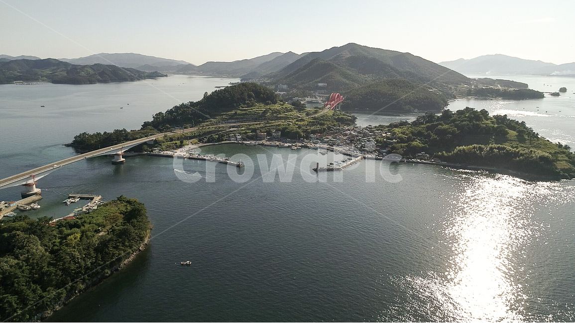 드론,섬,다리,풍경,바다,해상,산,산맥,자연,풍경,nature,landscape,land,땅,outdoors,옥외,water,물,shoreline,해안선,ocean,대양,sea