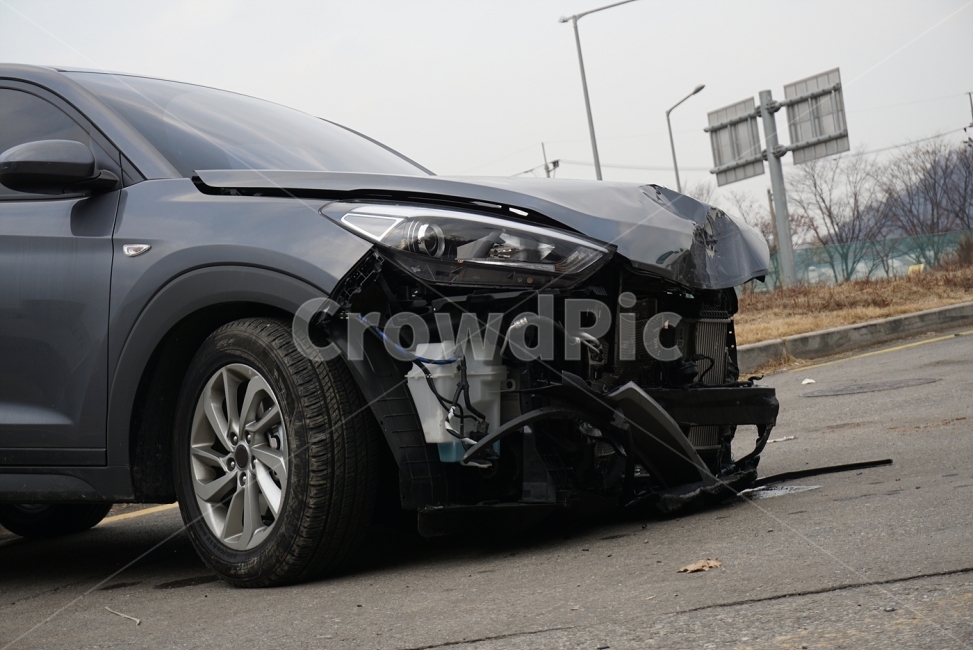 자동차,자동차사고,자동차충돌,교통사고,차량손상,caraccident,사고,자동차보험,범퍼파손,자동차범퍼,교통,교통수단,traffic,transportation,vehicle,차량,car,차,automobile,machine,기계,wheel,바퀴,alloy wheel,합금 휠,tire,타이어,car wheel,자동차 휠