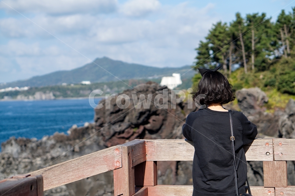 제주도,여행,맑은날,하늘,구름,주상절리,여자친구,경치,풍경,바다,파도,photo,portrait,인물사진,스냅사진,사람,인물,인간,human,person,여성,여자,woman,female,lady,여행,휴가,traveling,vacation,trip
