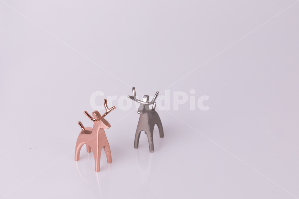 심리학,생활,커플,사슴,동상,골드,실버,함께,사랑,노루,금속,럭셔리,동물,뿔,반사,빤짝,광채,쥬얼리,루돌프,크리스마스,아웃포커싱,보석,귀금속,귀여운,액세서리,장식품,백그라운드,사물,물건,오브젝트,thing,object,matter