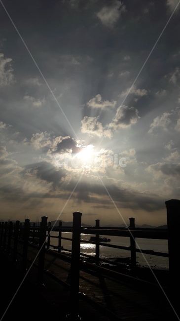 일출,빛,light,sunup,산책로,물,water,바다,sea,워터프론트,waterfront,아침,하늘