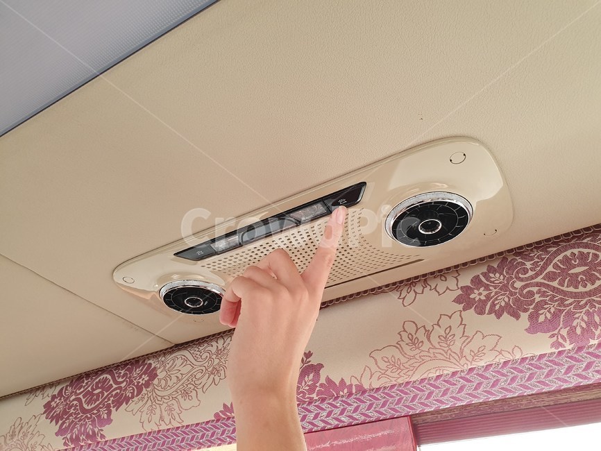 버스,에어컨,손,조명,조작,램프,차량,내부,손가락,hand,finger,airconditioner,ramp,light,control,mobile,indoor,bus,controler