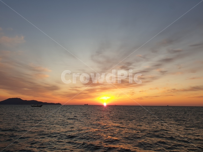 nature,자연,sunlight,햇빛,sky,하늘,새벽,redsky,붉은하늘,일출,sunrise,해돋이,바다,ocean