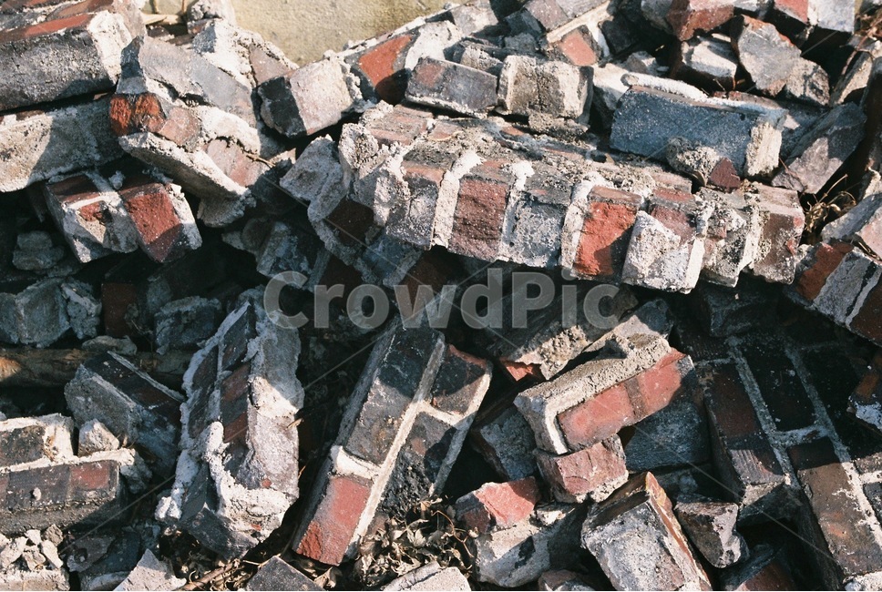 	벽돌,공사,공사장,햇살,햇빛,brick,bricks,stone,stones,rocks,construction,constructionsite,shine,shiny,빈티지사진,빈티지느낌,빈티지감성,vintage