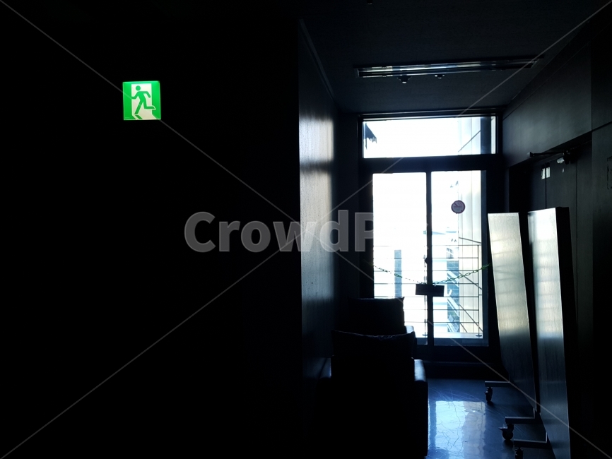 실루엣,반전,그림자,창밖,감성사진,인테리어,실내디자인,interior design