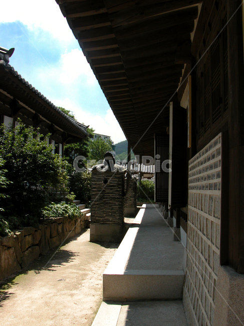 한국,기와집,patio,안마당,porch,현관,pergola,페르골라,flagstone,판석