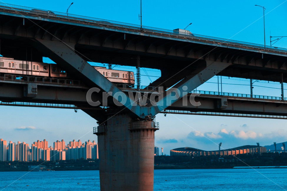 청담대교,지하철,한강,hanriver,korea,한국,도시,풍경,city,landscape,한국도시풍경,한국도시경관,korea cityscape,색깔,색상,색채,색감,color sense,color sensitivity,feeling of color,교통,교통수단,traffic,transportation