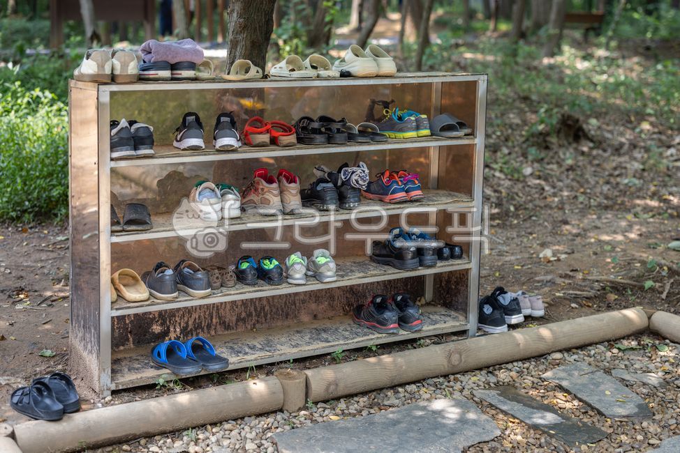 shoes,shoe rack,walking,barefoot,loess,loess road,foot,health,earthing,mountain,nature,summer,land,walking trail,outdoor,soil,day,Korea,Seokseongsan,walk,tree,green,shelf