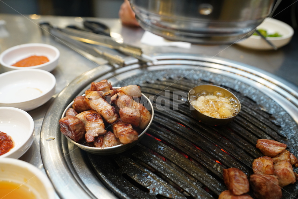삼겹살,고기,구이,한식,먹방,음식,식사,술자리,술안주,안주거리,먹거리,푸드,육식,육류,돼지,음식,식재료,요리,food,cook,meal,dishes,food reserves,육류,고기,meat