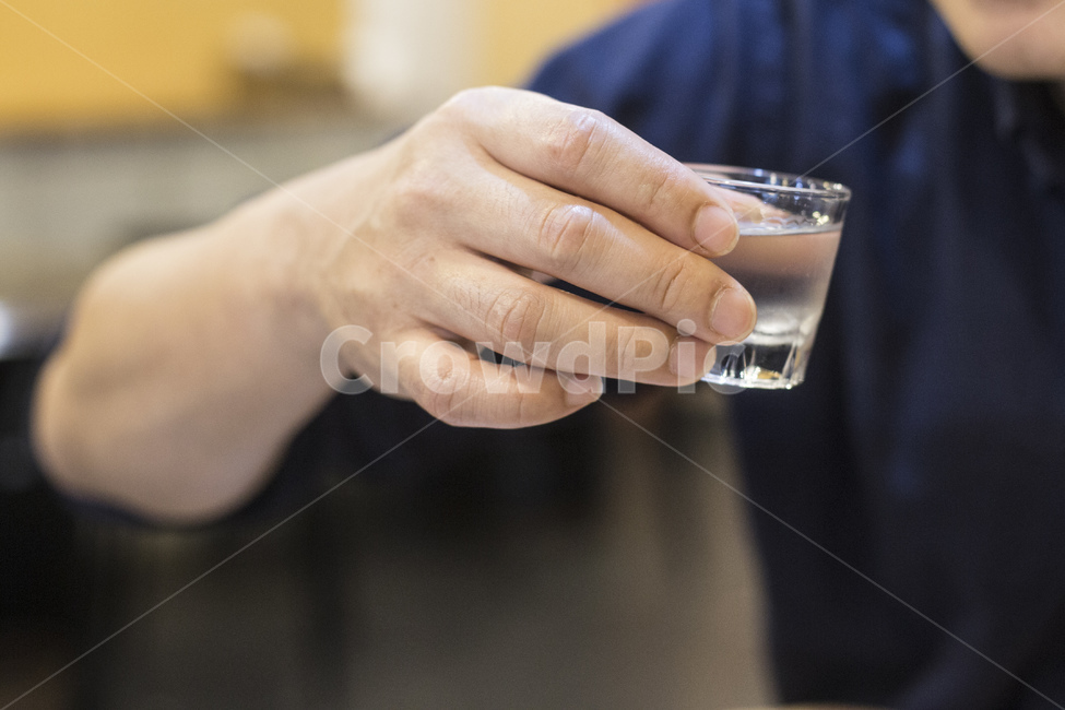 술,소주,술잔,소주잔,알콜,한잔,사람,손,술,주류,alcohol