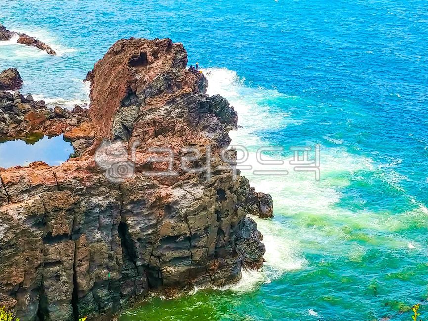 tide,Cliff,color,cliff,nature,Color,jeju island,wave,rock wall,ocean,background,Strangely shaped cliffs,Emotion,coastal cliffs