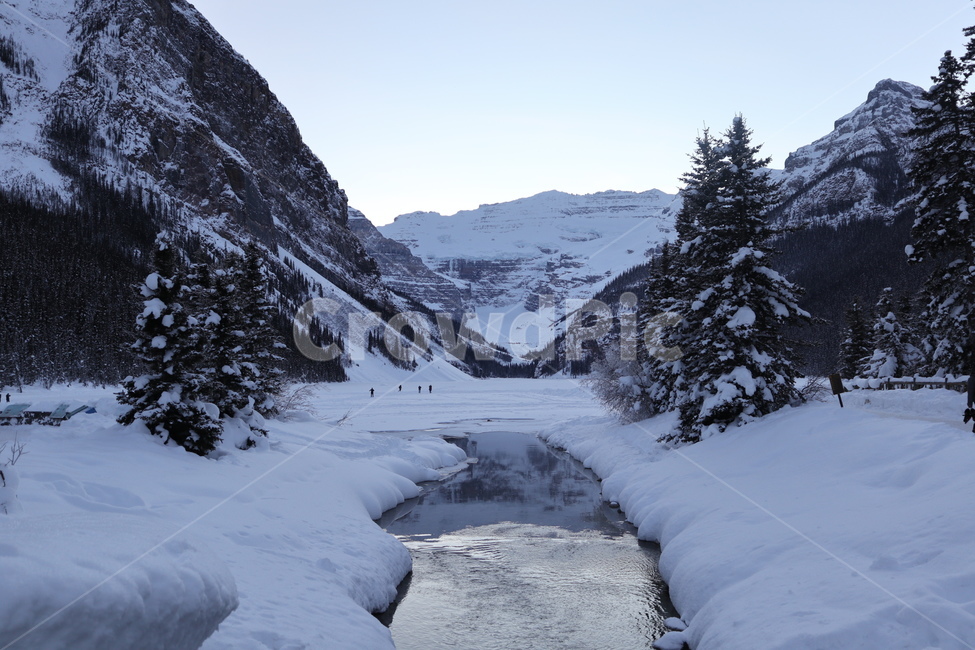 겨울호수,눈덮인호수,눈쌓인호수,레이크루이스,lakelouise,해질녘,겨울,계절,winter,season,자연,풍경,nature,landscape,해외,외국,세계,foreign,oversea,world,세계자연풍경,해외자연풍경,외국자연풍경,world nature landscape,mountain,산,outdoors,옥외,ice,빙,tree,나무,plant,식물,glacier,빙하,snow,눈,fir,전나무,abies,아비